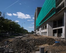 <p>Początek Arkad Wrocławskich - budowa na przestrzeni lat 2005-2007</p>